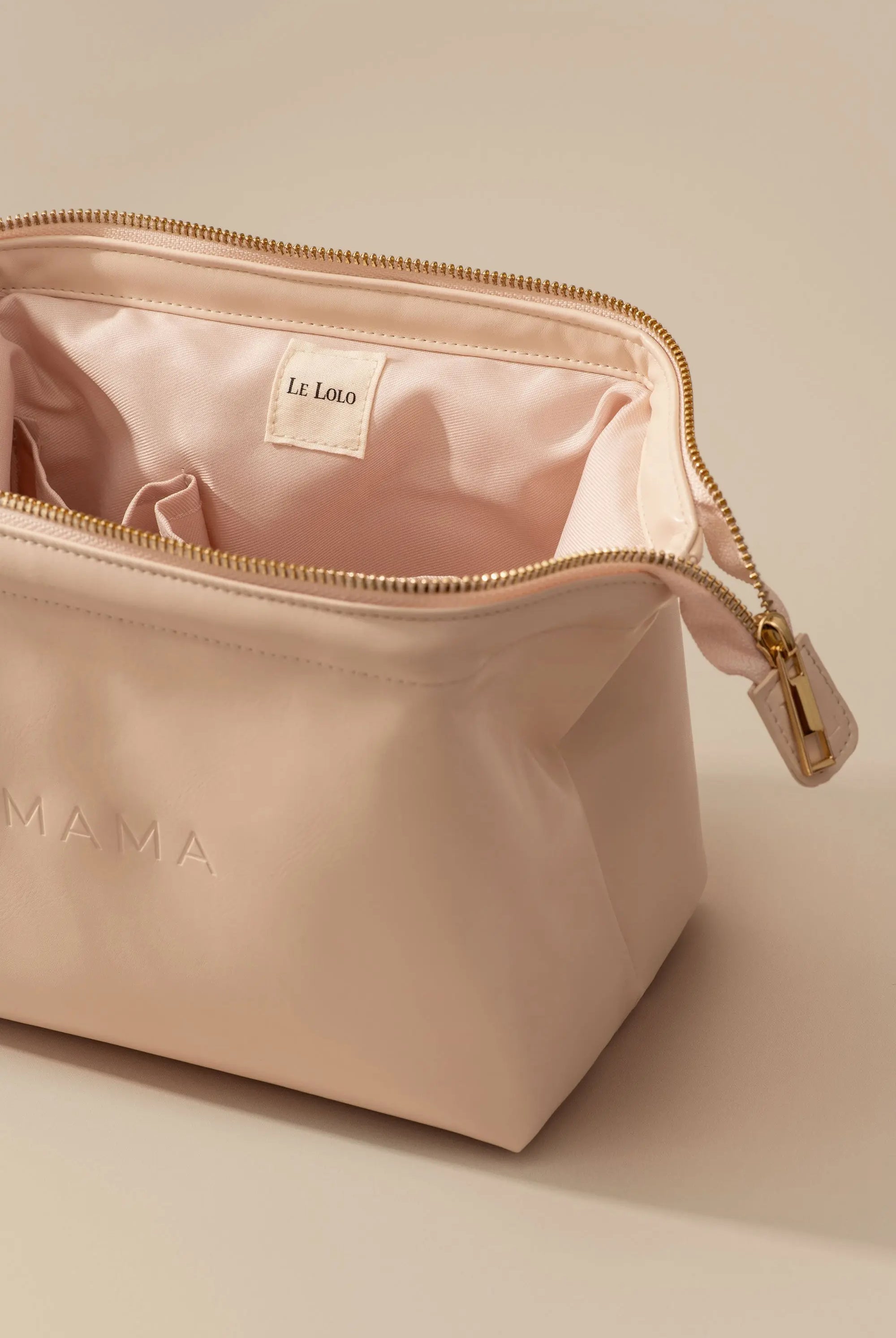 Stylish mama bag for organizing postpartum essentials