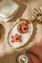 Compact travel case – keeps nipple shields and nursing accessories clean