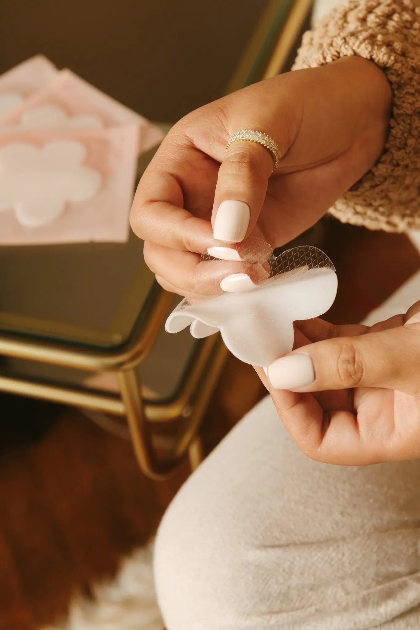 Hydrogel pads for postpartum nipple discomfort