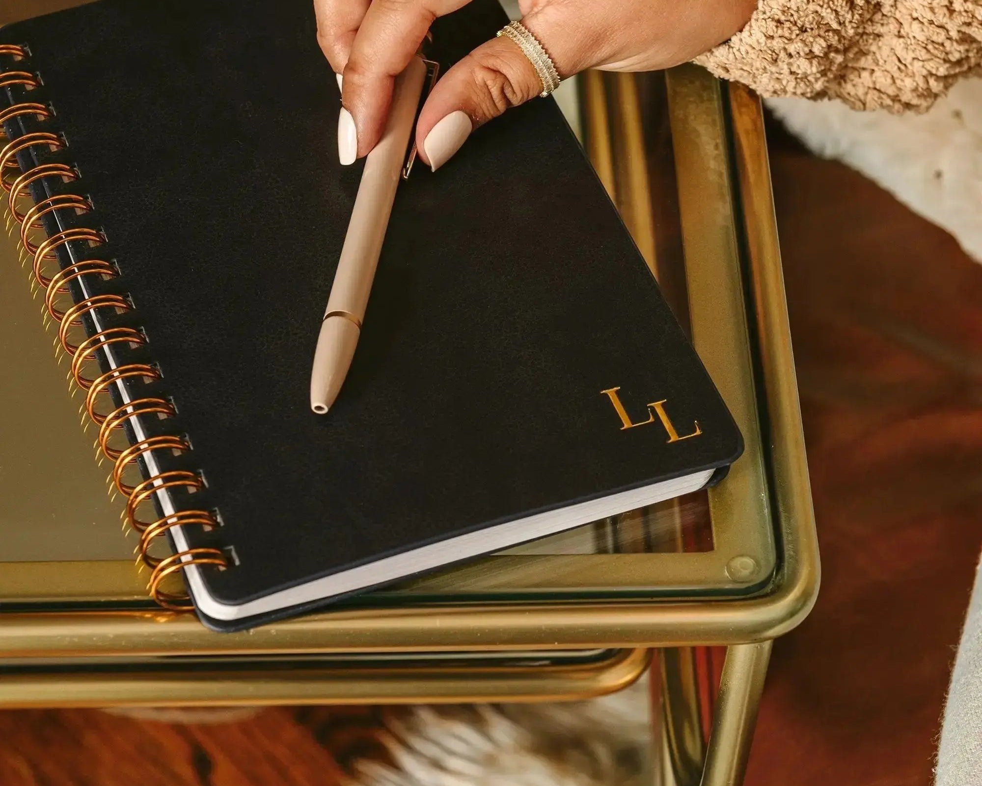 Daily mom journal – track baby milestones and motherhood moments