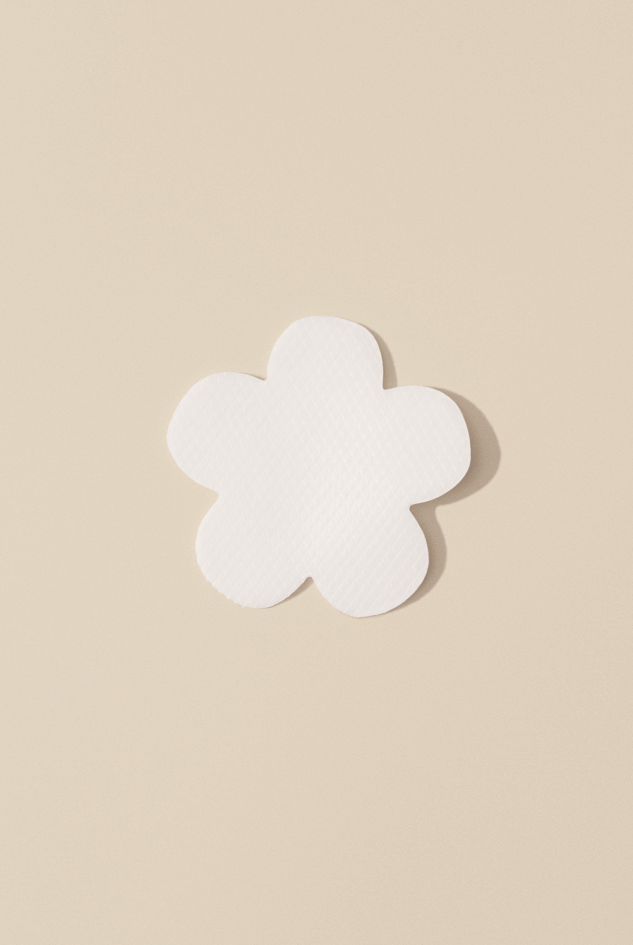 Le Lolo Hydrogel nipple pad for cooling sore, cracked, overused nipples that provide relief and comfort.