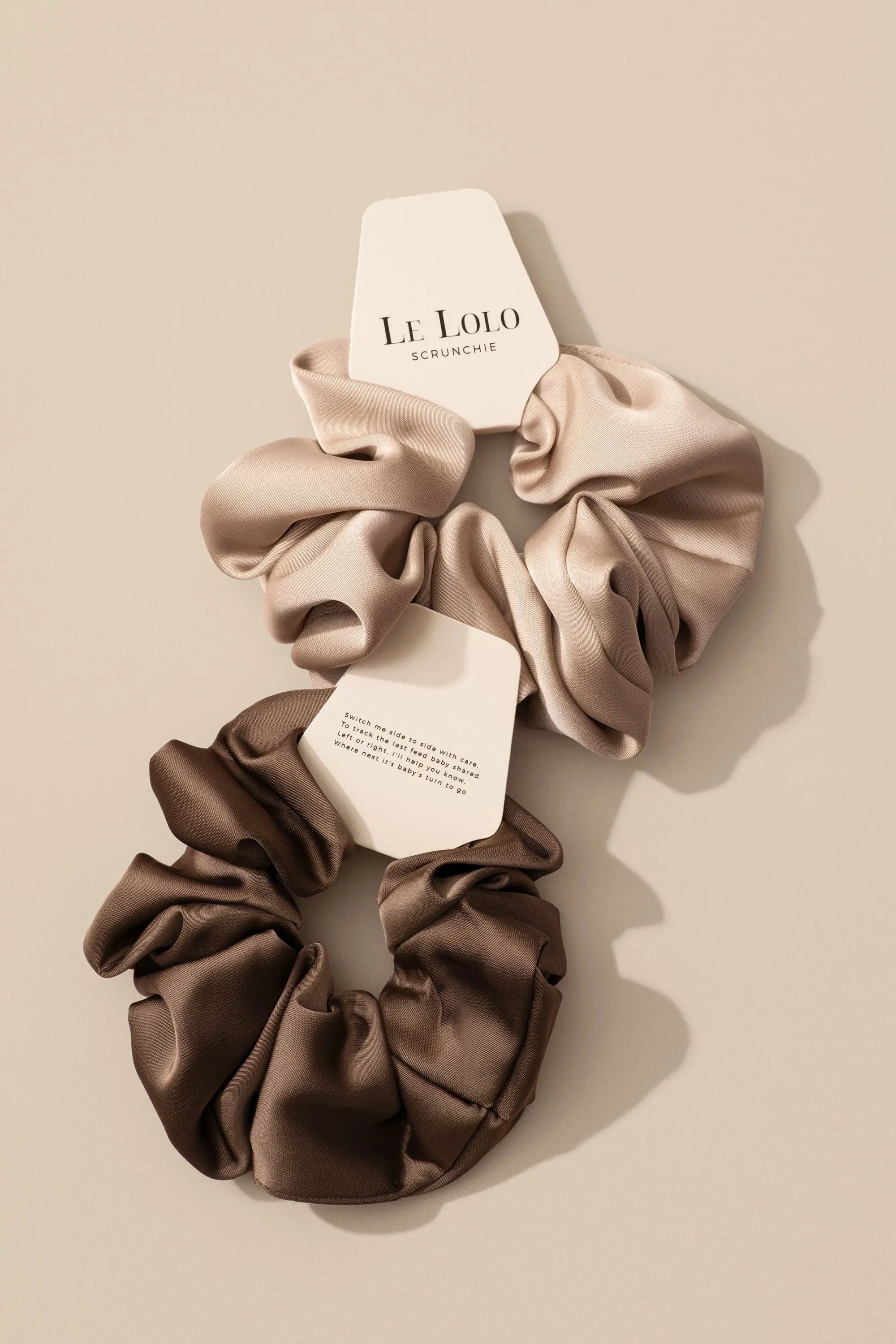 Breastfeeding reminder scrunchie to track feeding side