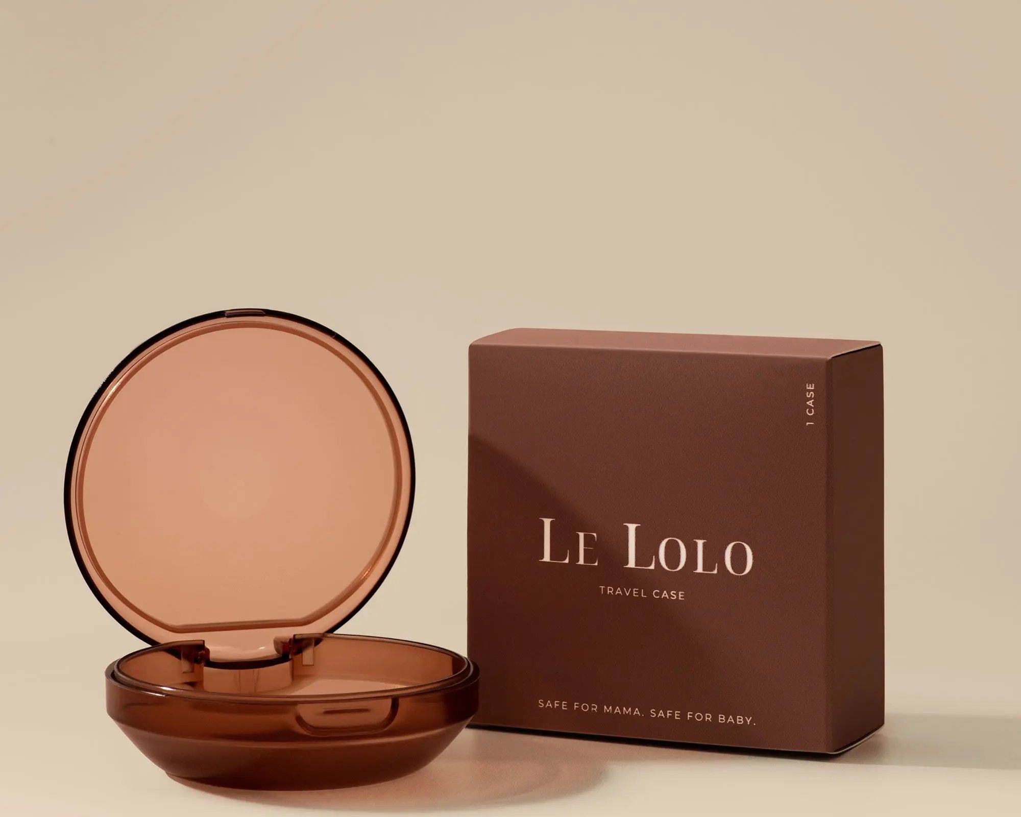 Travel case for nipple shield – compact storage case for breastfeeding accessories by Le Lolo