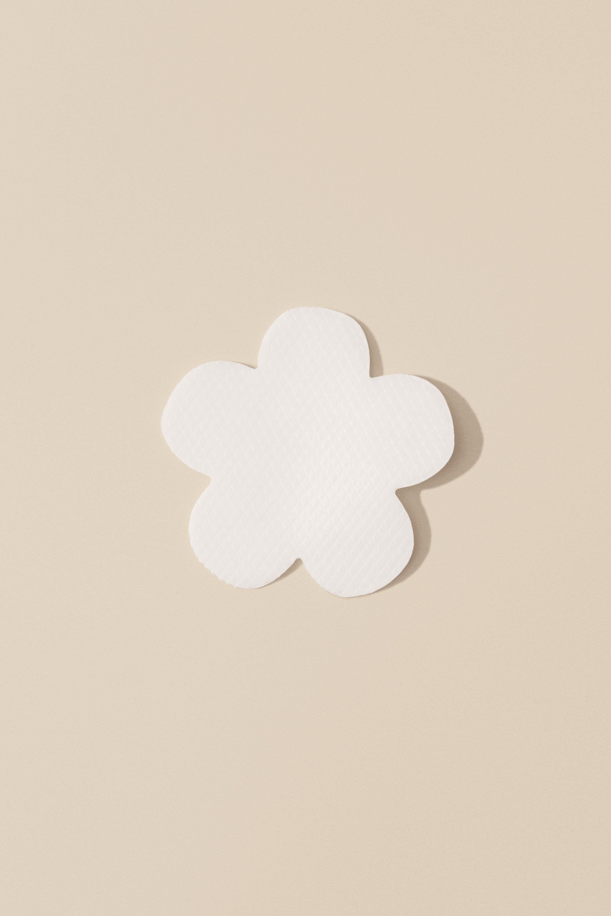 Hydrogel nipple pads – cooling and calming nipple care for breastfeeding mothers