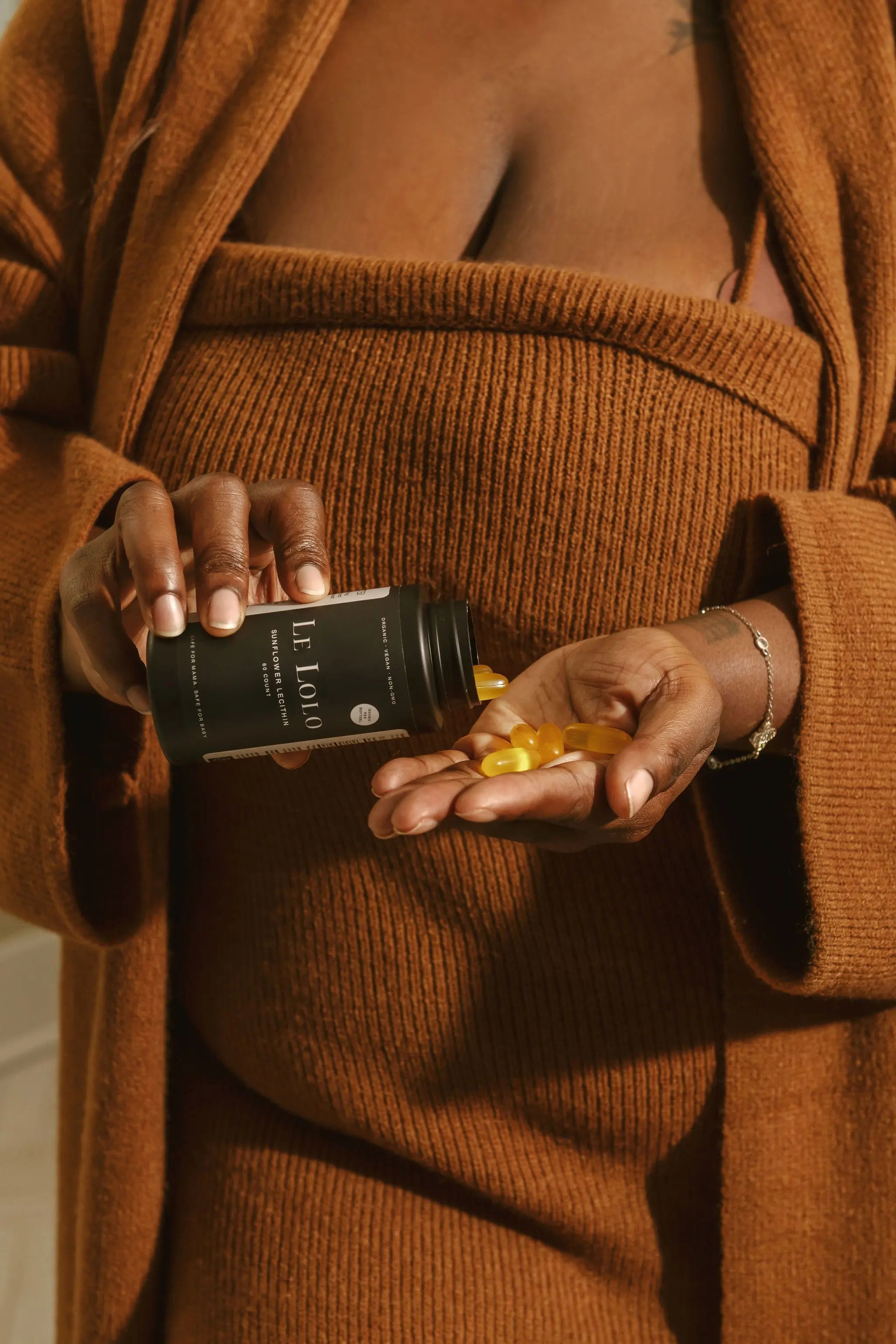 Natural lecithin capsules for breastfeeding moms