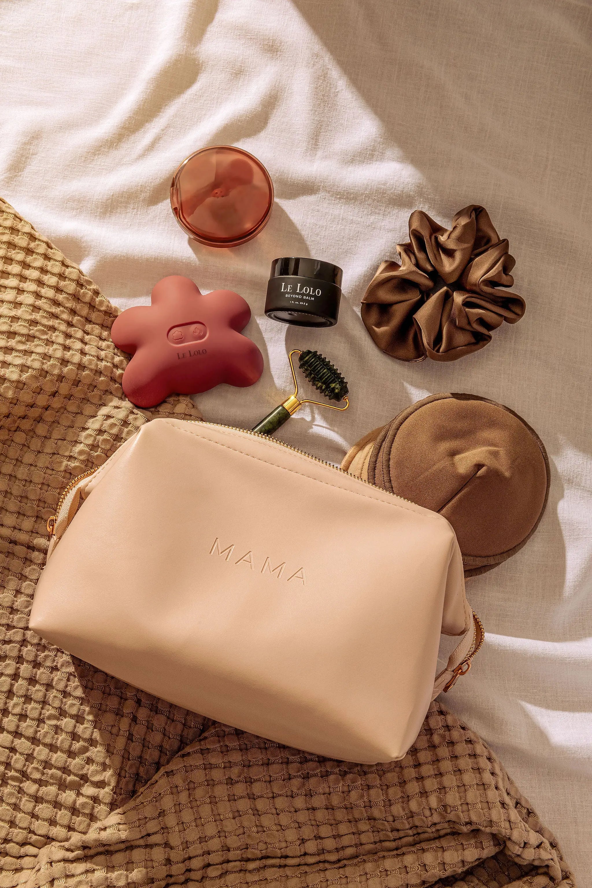 Natural reusable breast pads for everyday breastfeeding