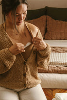 Le Lolo mother using ultra absorbent disposable nursing pad for breastfeeding, nursing and leaking