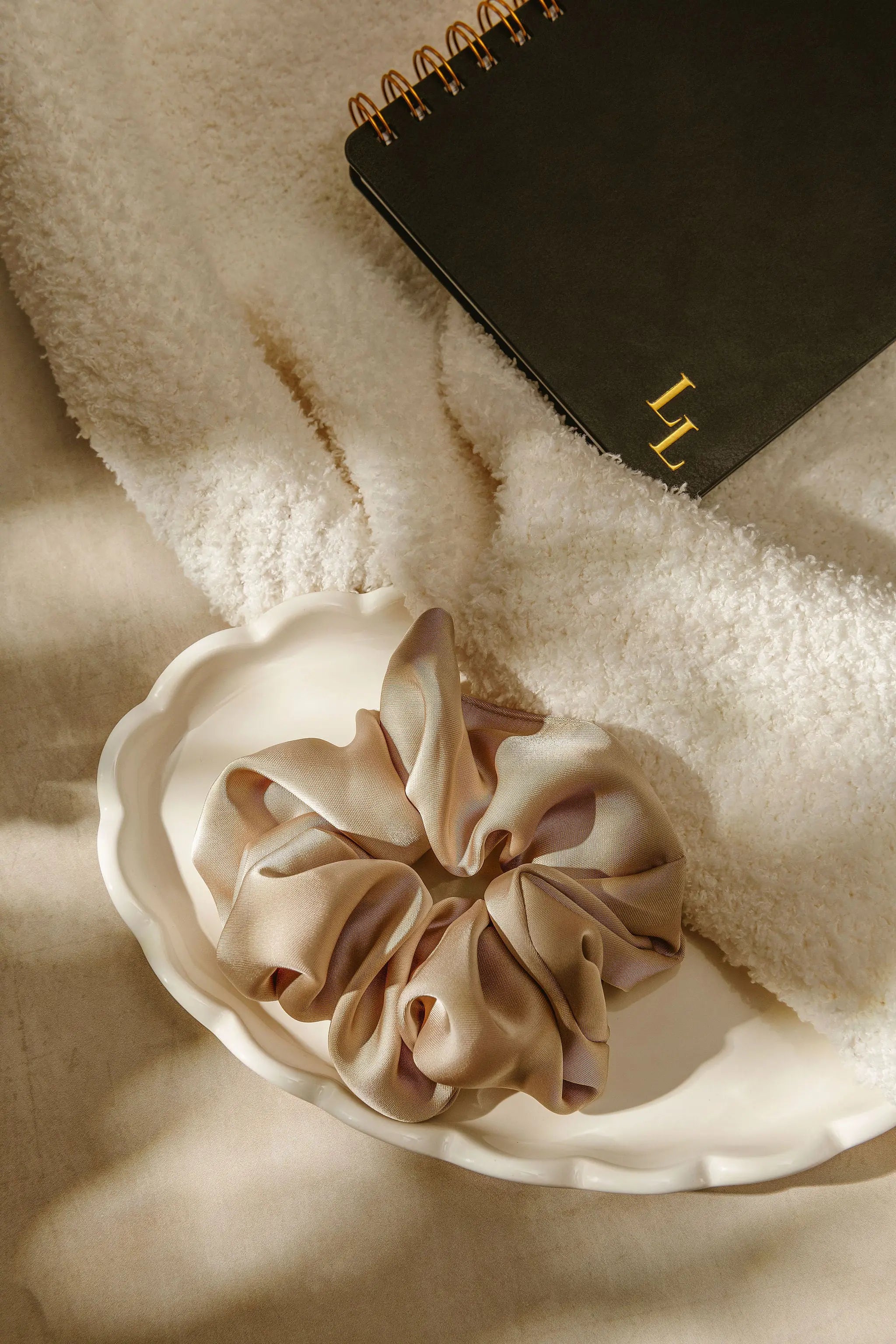 Stylish scrunchie used for breastfeeding organization