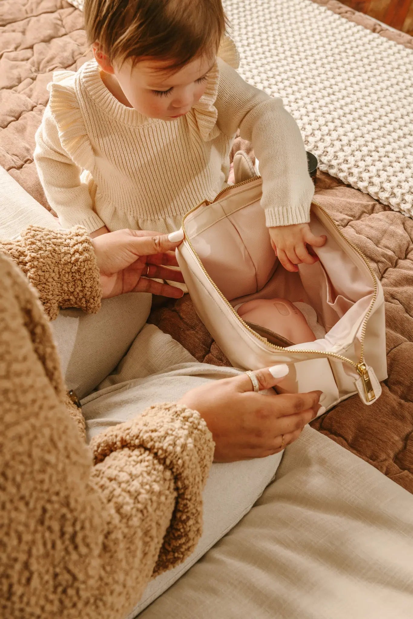 Elegant vegan leather bag for everyday mom use